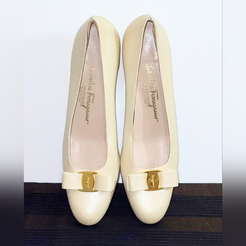 Salvatore Ferragamo “Lillaz” pumps in color "New Bone Calf" 3cm platform heels.